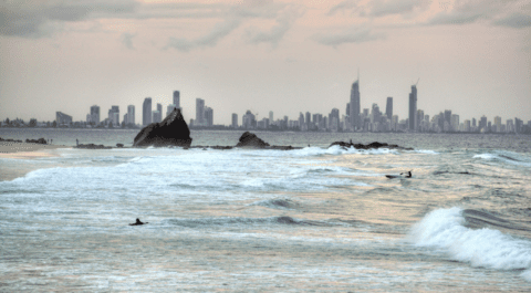 Where Can Newbie Beginners Surf on the Gold Coast