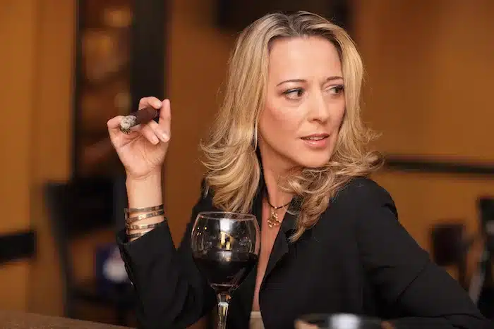 Gold Coast Bars Popular With Over 40 Singles